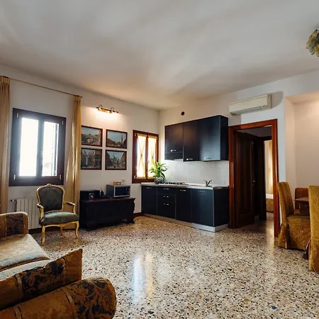 Casa Dei Pittori Venice Apartments-3